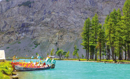 The dreamy Lakes and Valleys of Pakistan